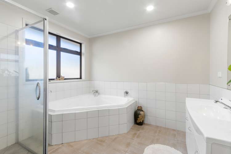 14 Wiltshire Drive Huntington_16