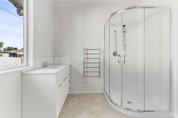 1/17 Fairclough Road Beach Haven_16