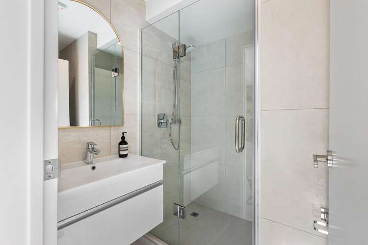 2/35 Centreway Road Orewa_14