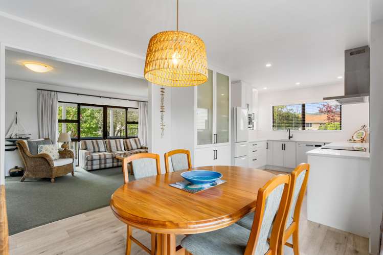 135 Everitt Crescent Whangamata_7