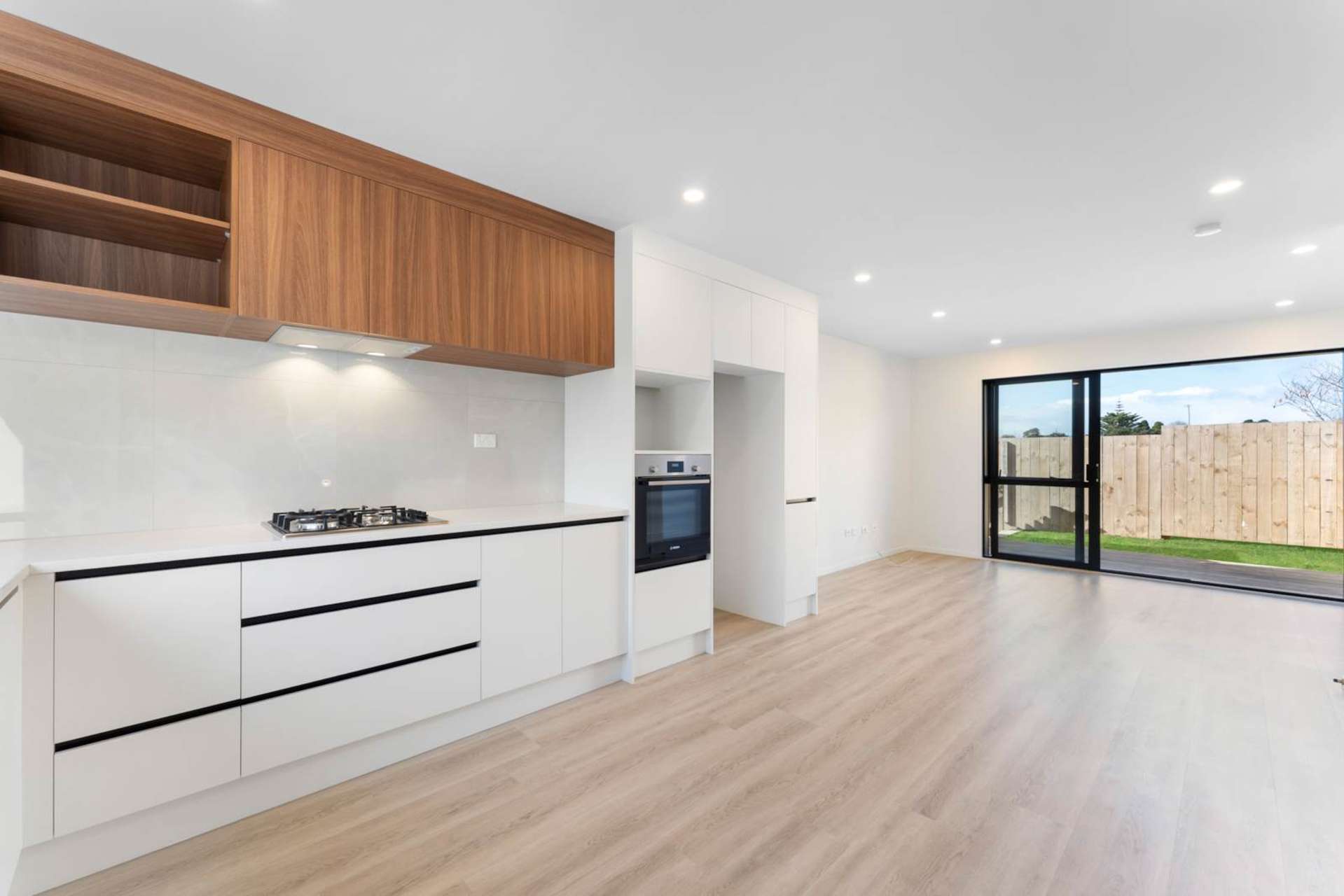 6 /7 Beverly Place New Lynn_0