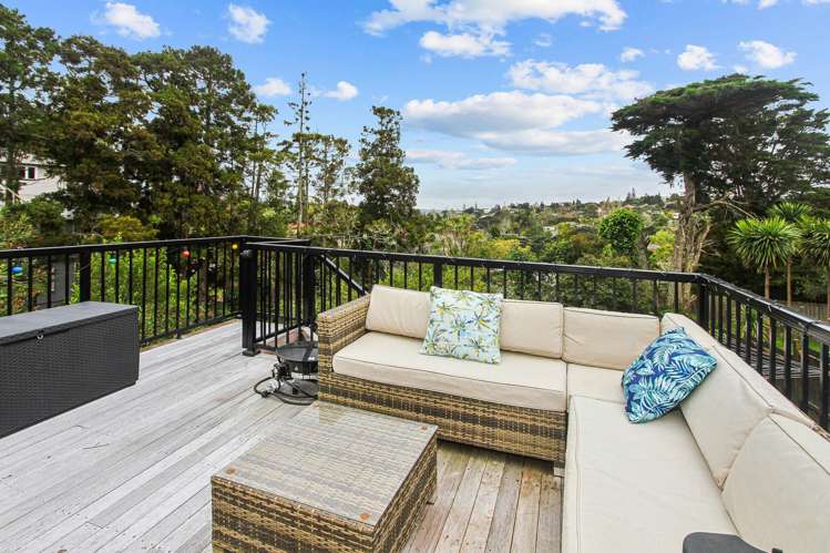 37 Derwent Crescent Titirangi_3