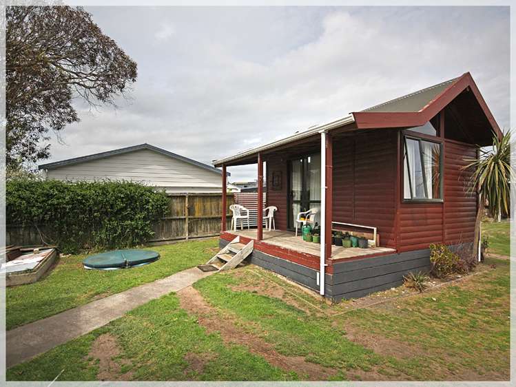 17 Andresen Street Foxton Beach_12