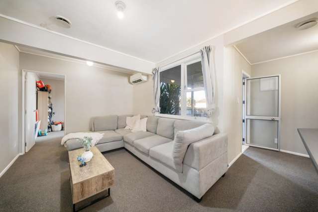 42 Cobham Crescent Kelston_4
