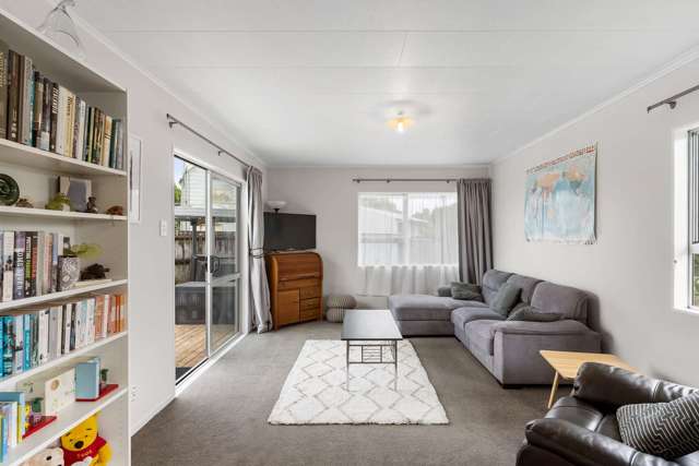 5 De Bloge Place Clendon Park_3