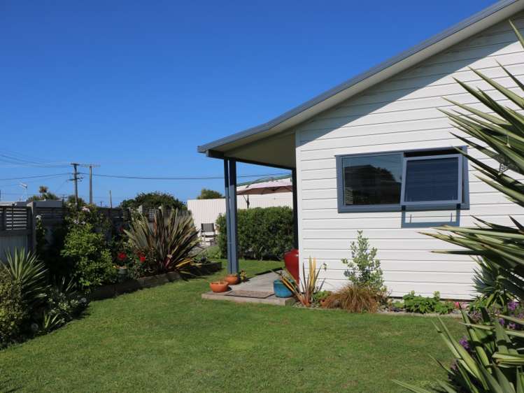 1 Kent Terrace Foxton Beach_12