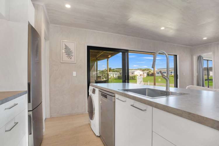 142 The Fairway Matarangi_6