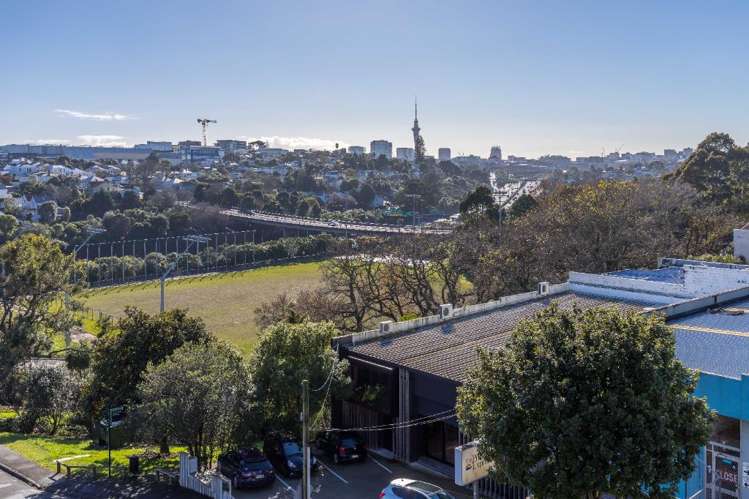 10 Central Road 1703_14