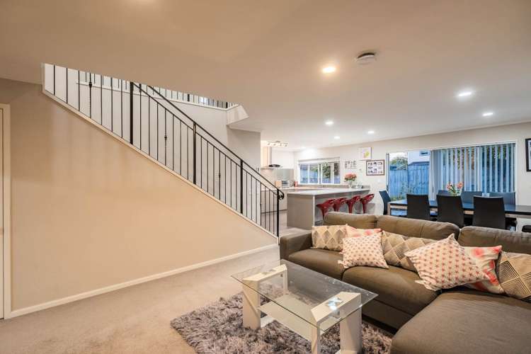 10 Woolaston Place Flat Bush_7