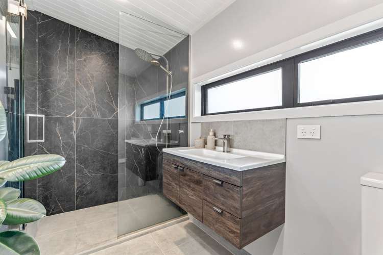 17 Sam John Place Lake Hawea_11