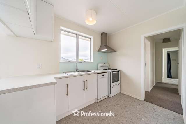 15B Pencarrow Crescent Wainuiomata_4