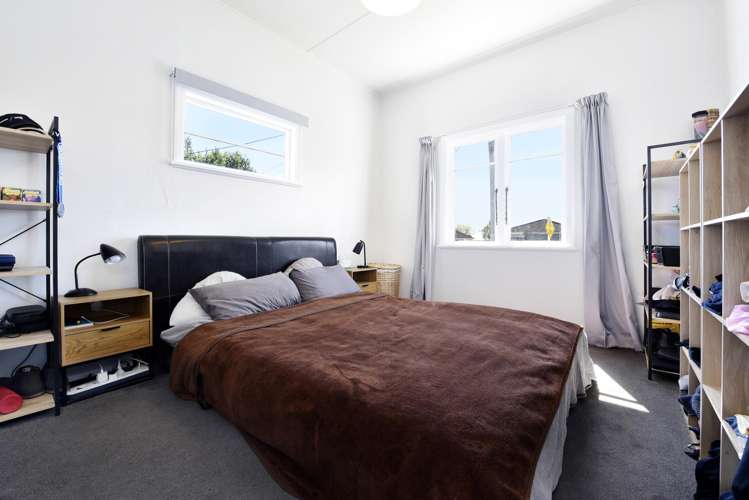 1/16 Newall Avenue Stoke_15