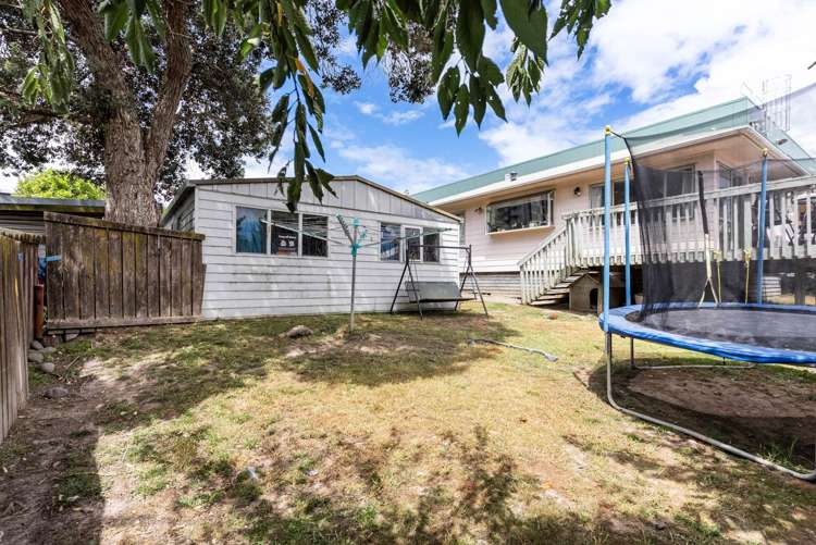282 West Coast Road Glen Eden_12
