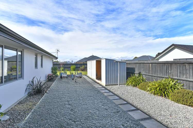 8 Coutts Lane West Melton_21