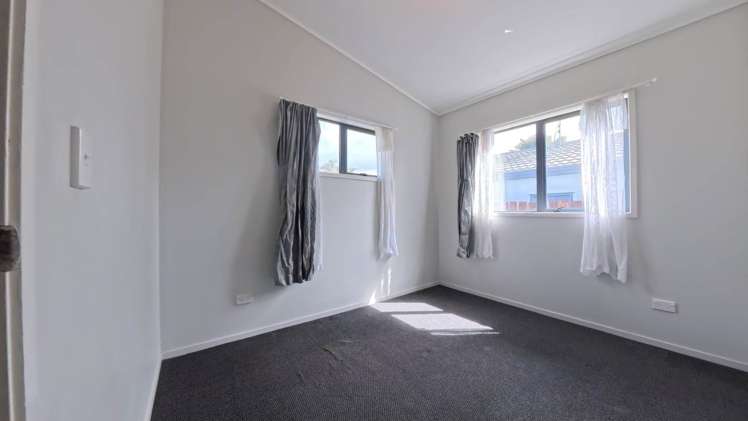 80 a Triangle Road Massey_10