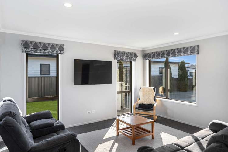 5 Magnetic Place Cromwell_5