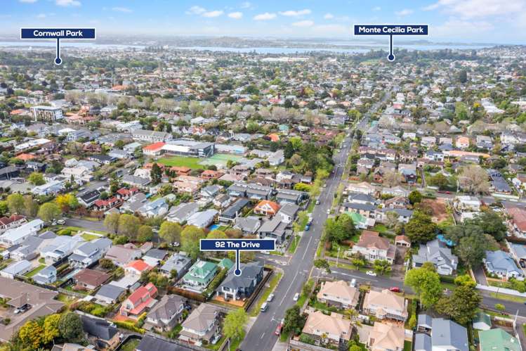 92 The Drive Epsom_12