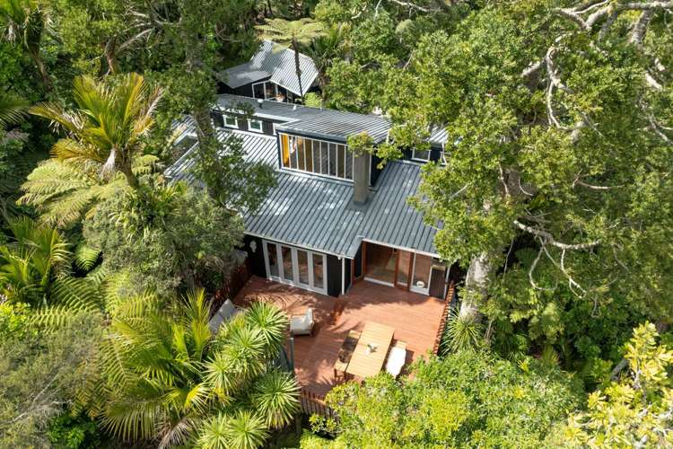 15 Valley View Road Titirangi_19