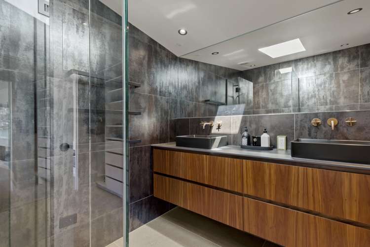 513 Peninsula Road Kelvin Heights_20