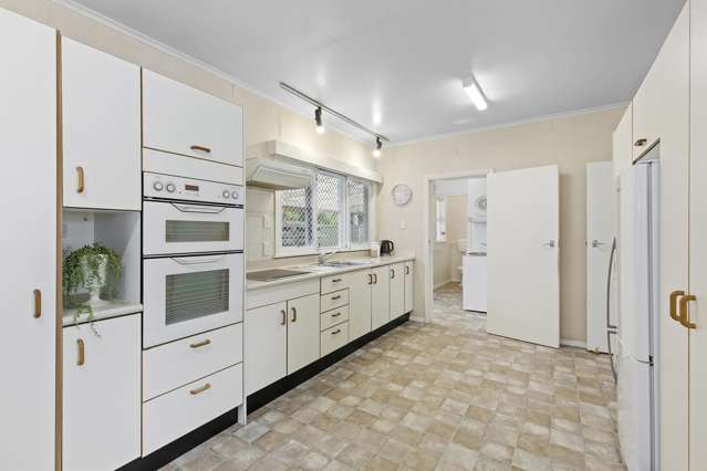 214 Waddington Drive Naenae_4