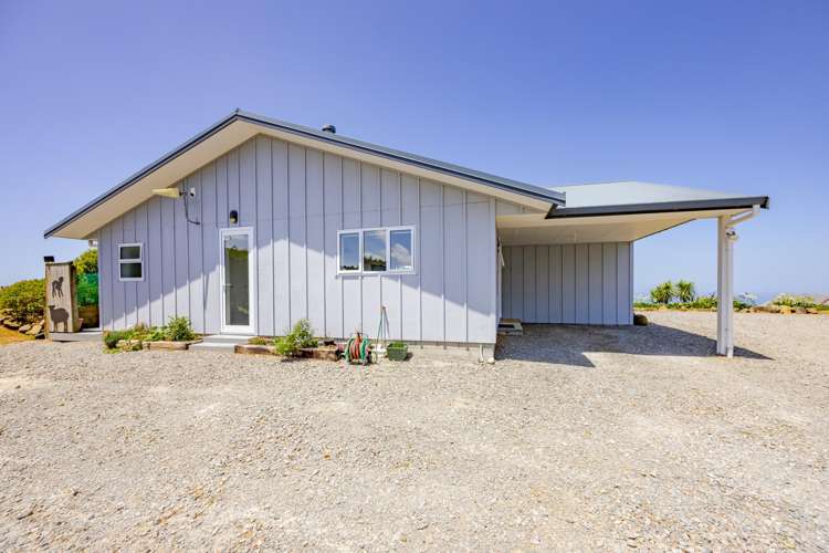 1165 Cooks Tooth Road Porangahau_35