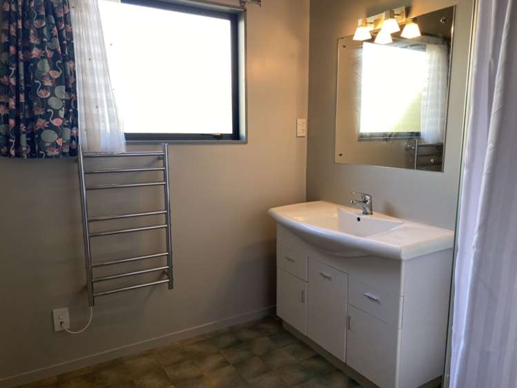 A/14 Vale Road Parahaki_9