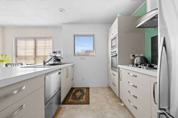 8 Aquarius Drive Kawaha Point_11