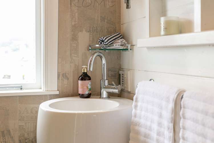 51 Scarborough Terrace Mount Victoria_22