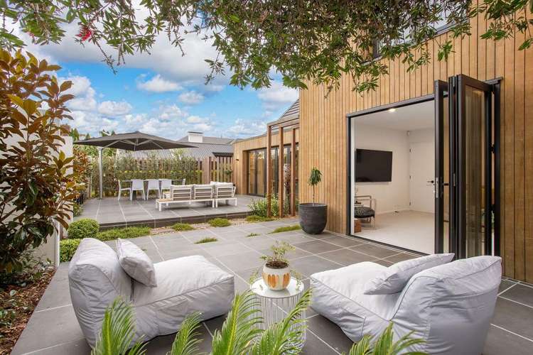 2 Wairarapa Terrace Fendalton_32