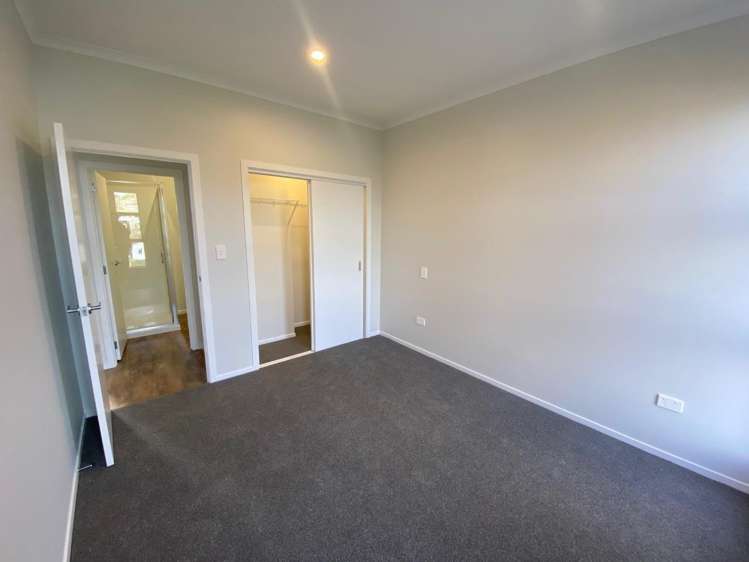8 Equine Way Brookfield_4