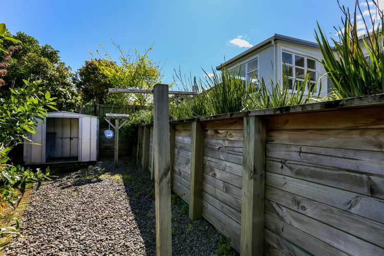 16 Awanui Street Merrilands_25