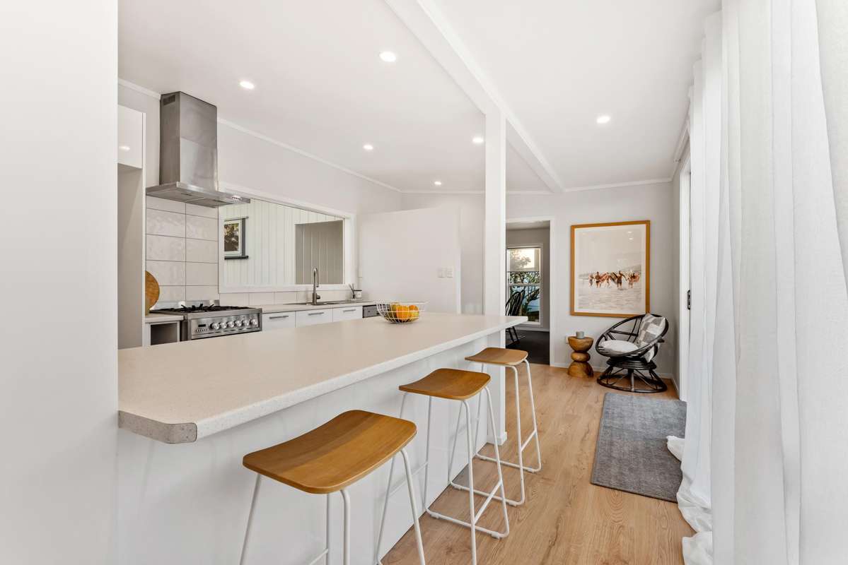 640 Whangaparaoa Road_3
