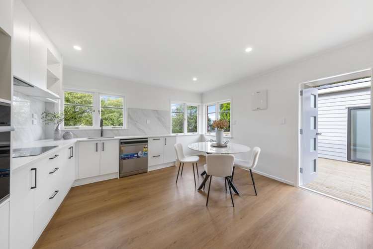 8 Malcolm Place Mangere East_4