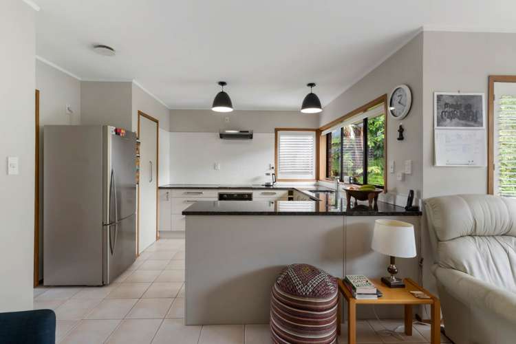 8 Jeanette Place Mairangi Bay_20