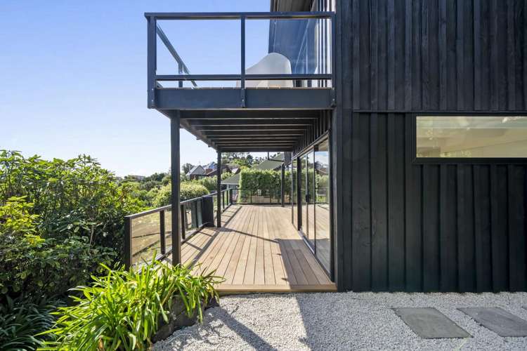 1/24 Revelation Drive Clifton_18