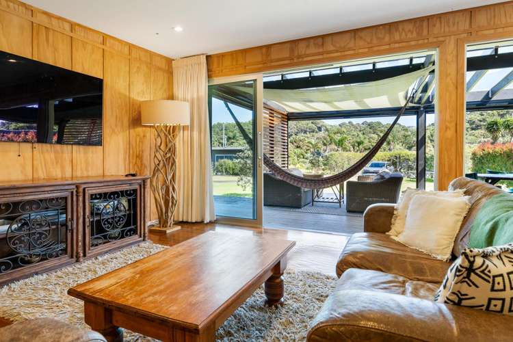 8 Coral Place Matapouri_3