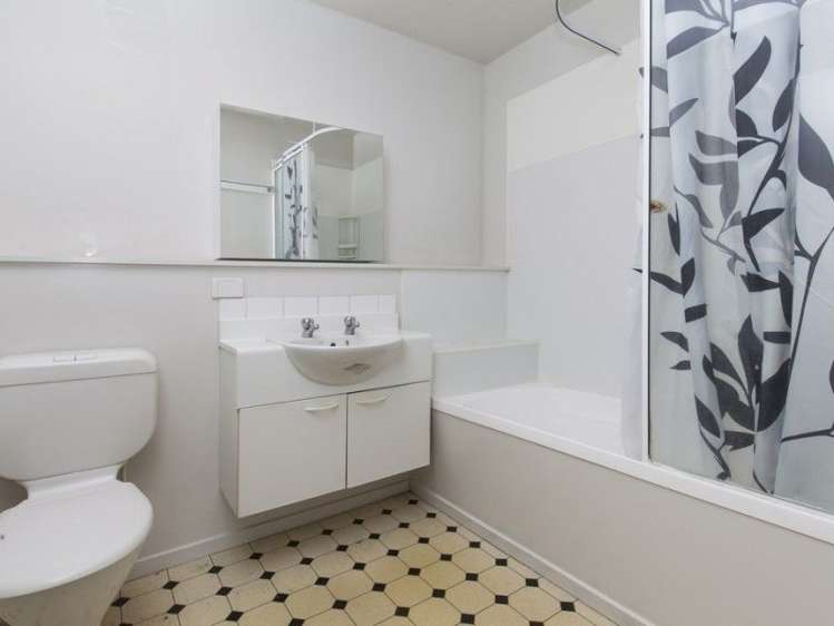 2/337 Armagh Street Linwood_7