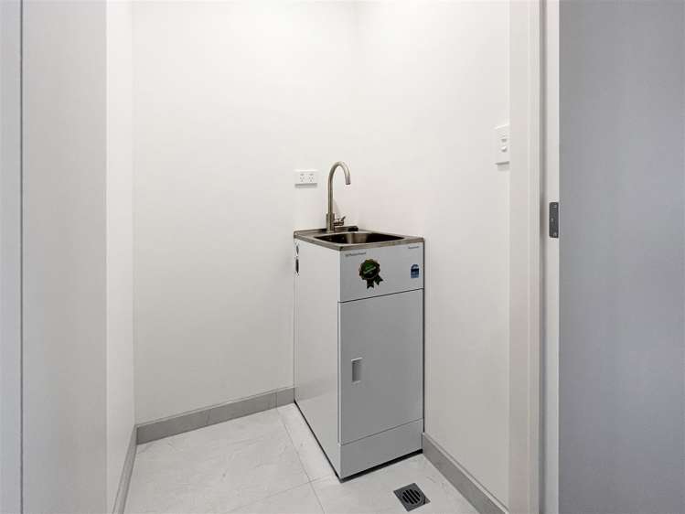 4/17 Rewarewa Road Te Atatu Peninsula_8