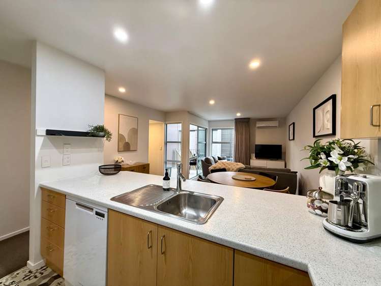 3/3 Grove Road Addington_8