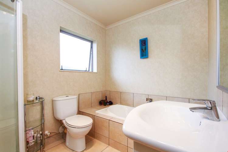 48/1 Piriti Drive Te Atatu Peninsula_7