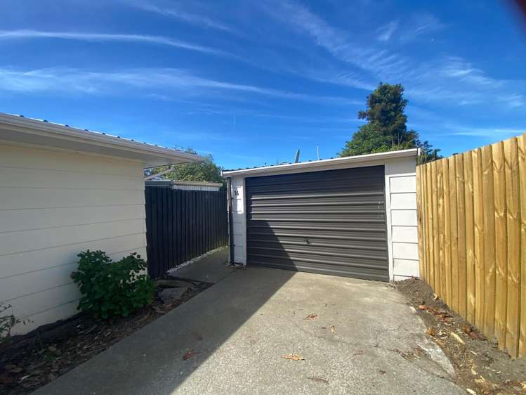 16 Woodham Courts Linwood_11
