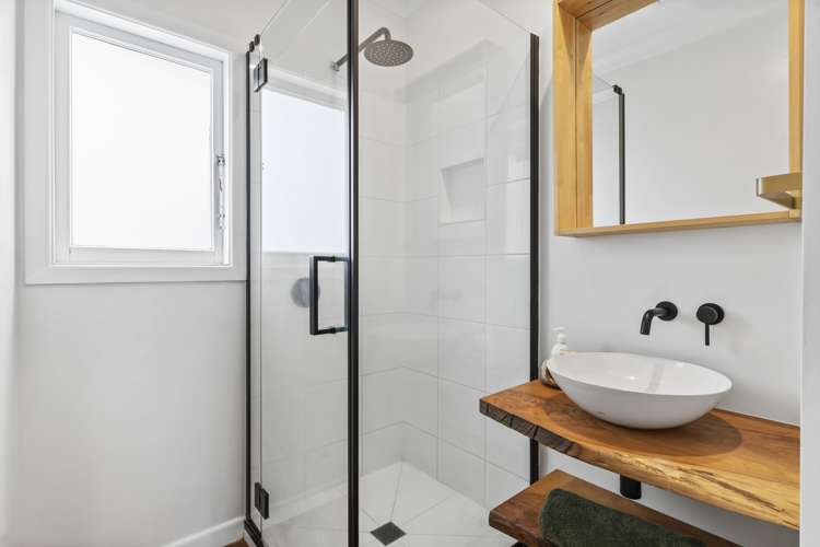 1615a Great North Road Waterview_10