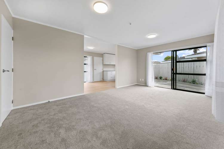 1/5 Annette Avenue Te Atatu South_6