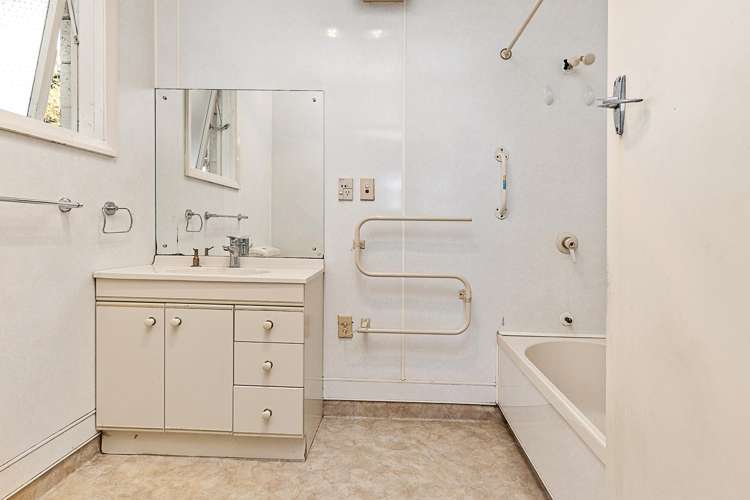 13 Oudenarde Street Renwick_10