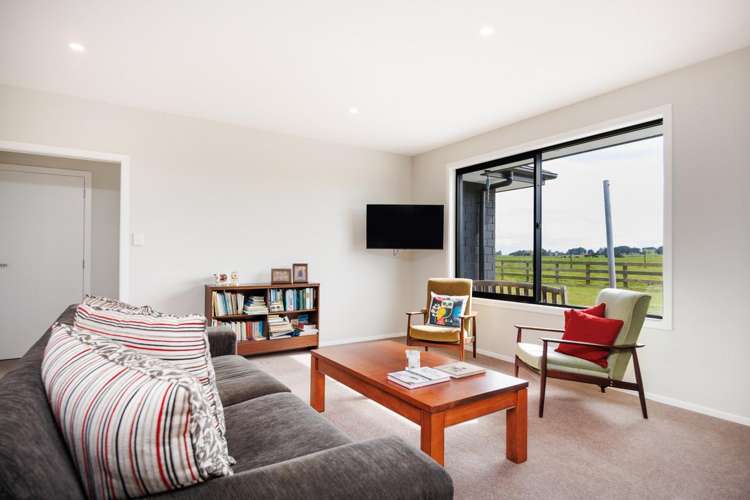 234 Sandon Road Feilding_26