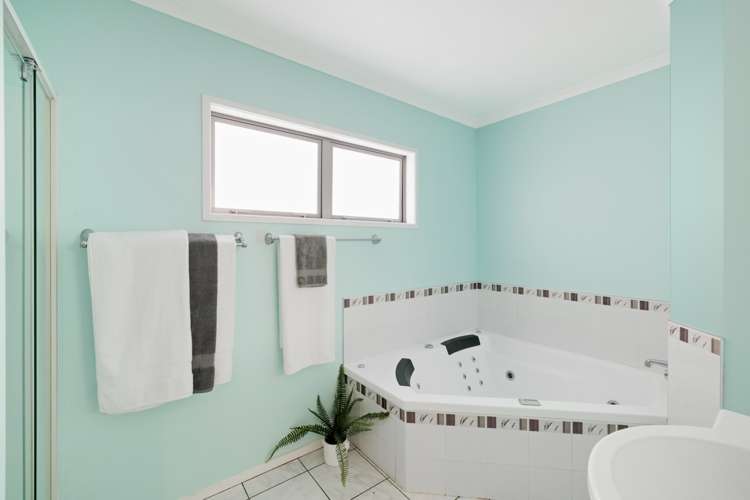 102 Ridge Street Otumoetai_11