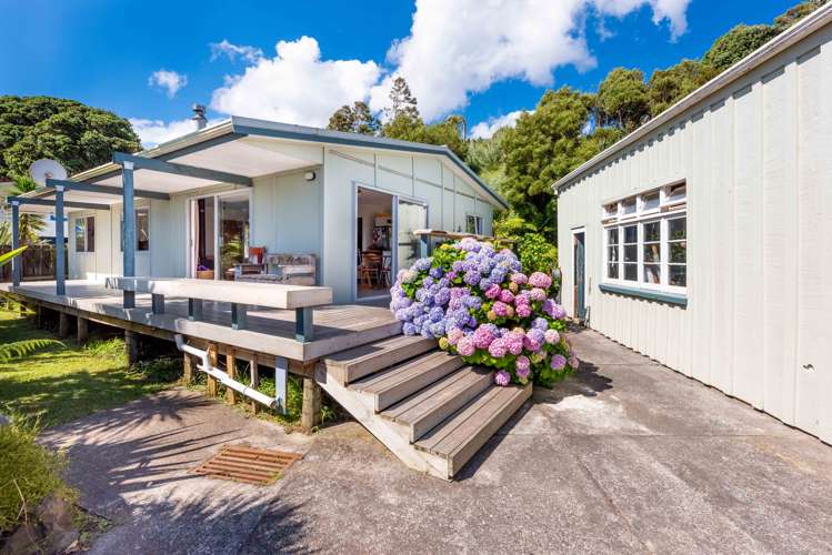 22 Koutu Beach Road_0