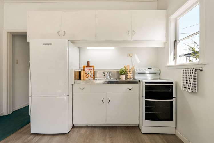 51 Endeavour Street Lyall Bay_6