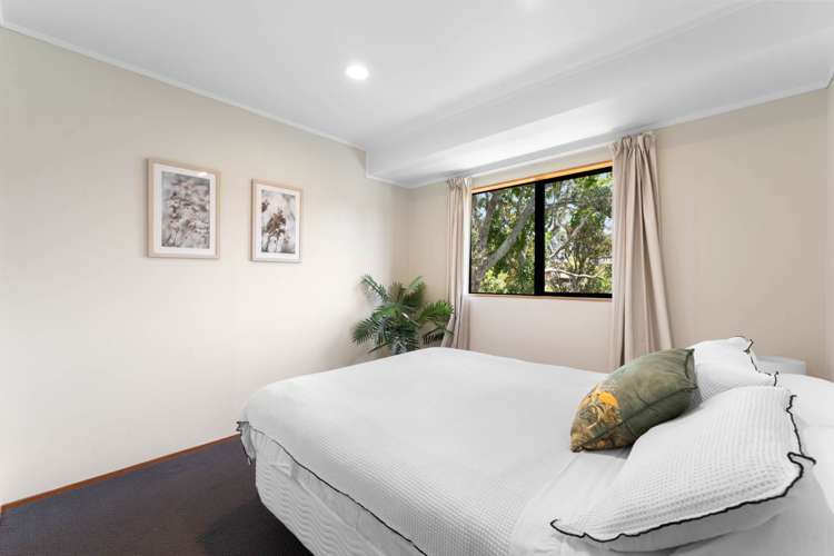 2/458 Beach Road Murrays Bay_16