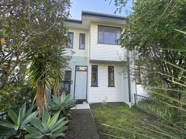 ACT NOW - Two Bedroom + Study Nook + Pool & Gym -